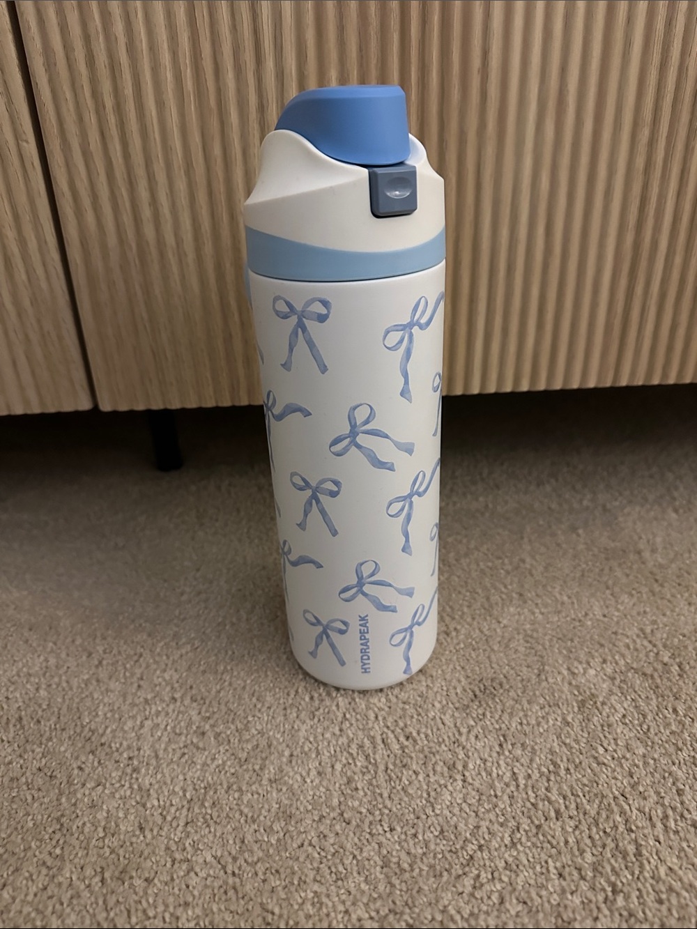 Hydrapeak White Bottle with Light Blue Bow Design